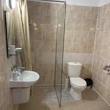 Danita & Diva Restaurant Bbq&pool Bar *