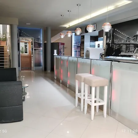 Danita & Diva Restaurant Bbq&pool Bar * וארנה