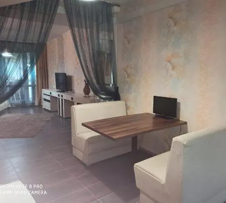 アパート Danita & Diva Restaurant Bbq&pool Bar ヴァルナ